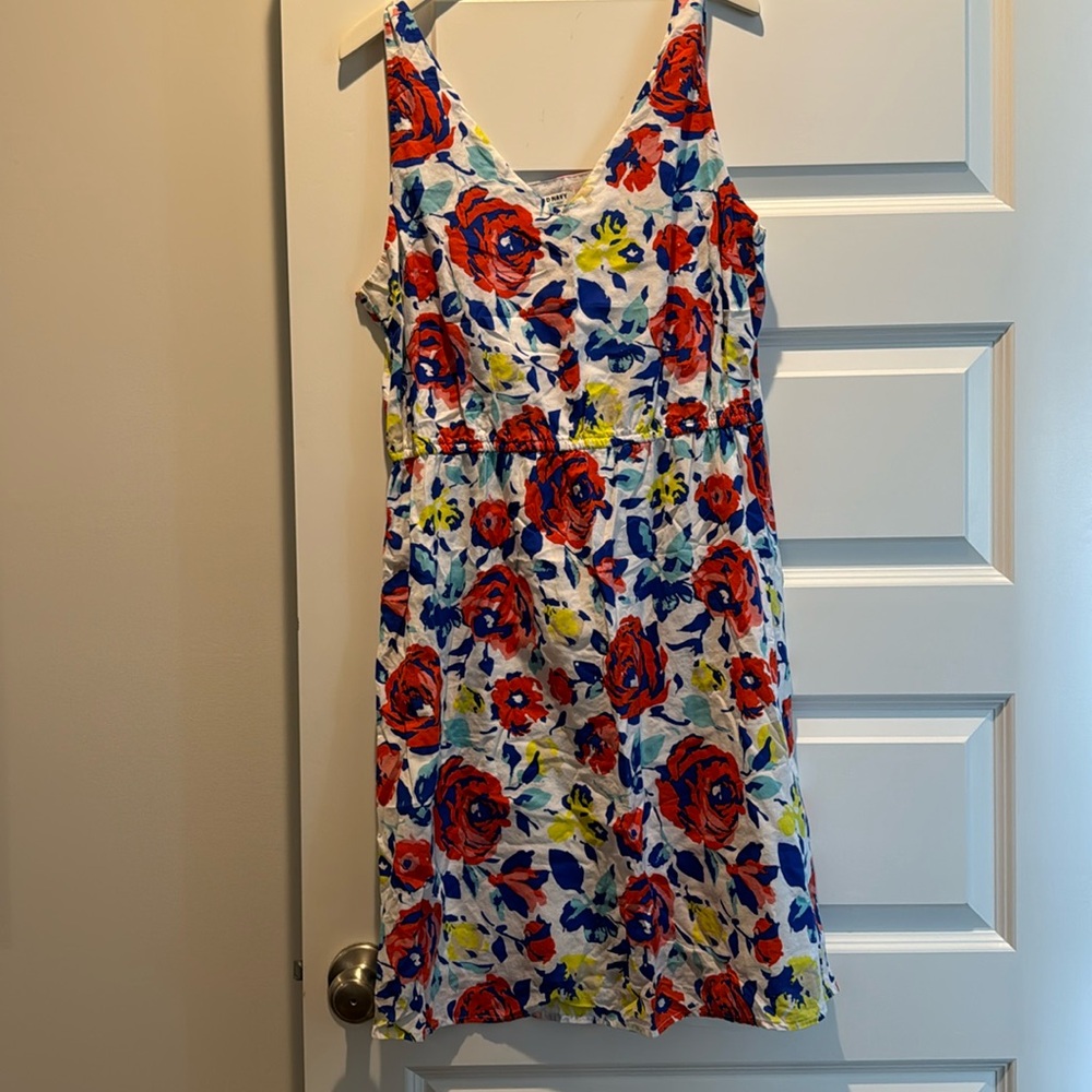 Fit and flare sleeveless sundress, floral pattern, white with multicolor flowers
